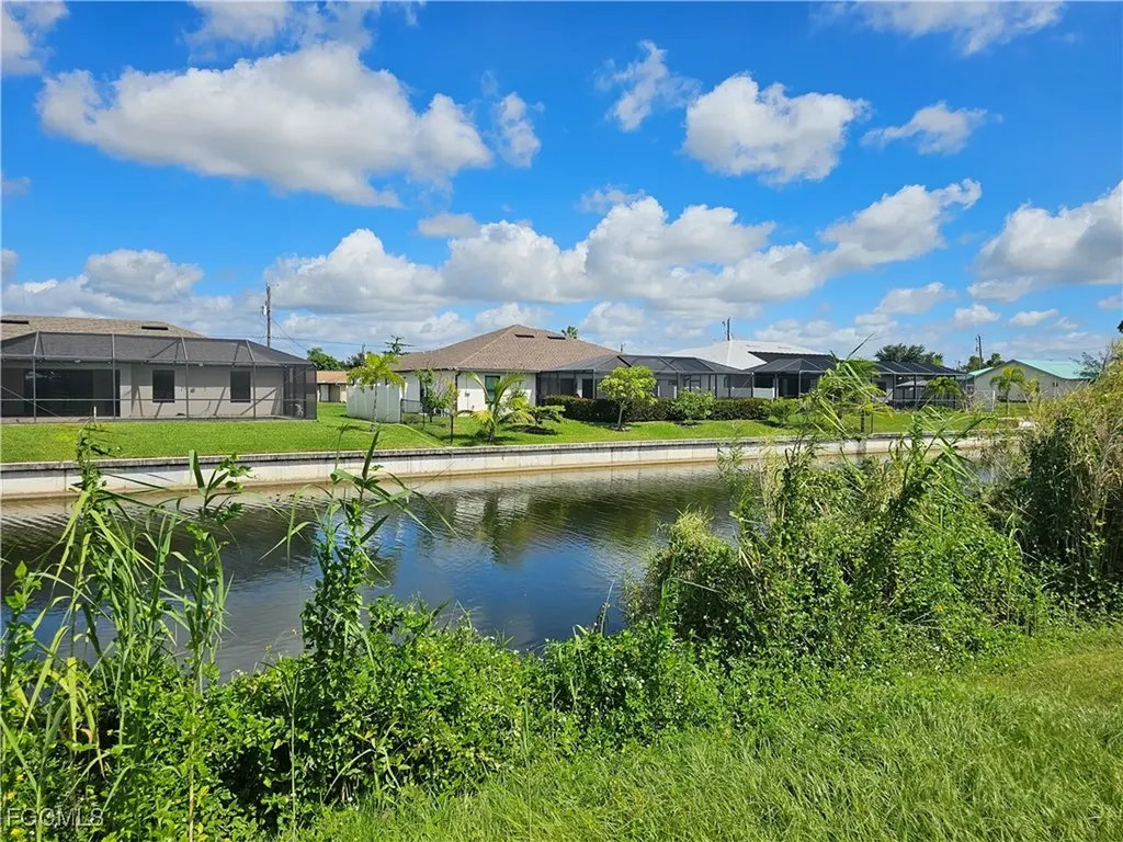 545 SE 4th Terrace Cape Coral FL 33990