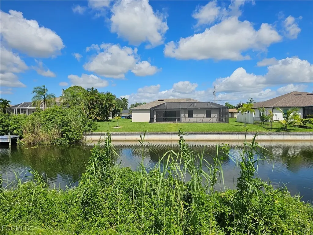 545 SE 4th Terrace Cape Coral FL 33990