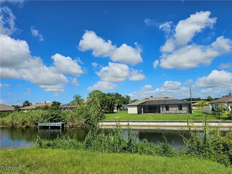 545 SE 4th Terrace Cape Coral FL 33990