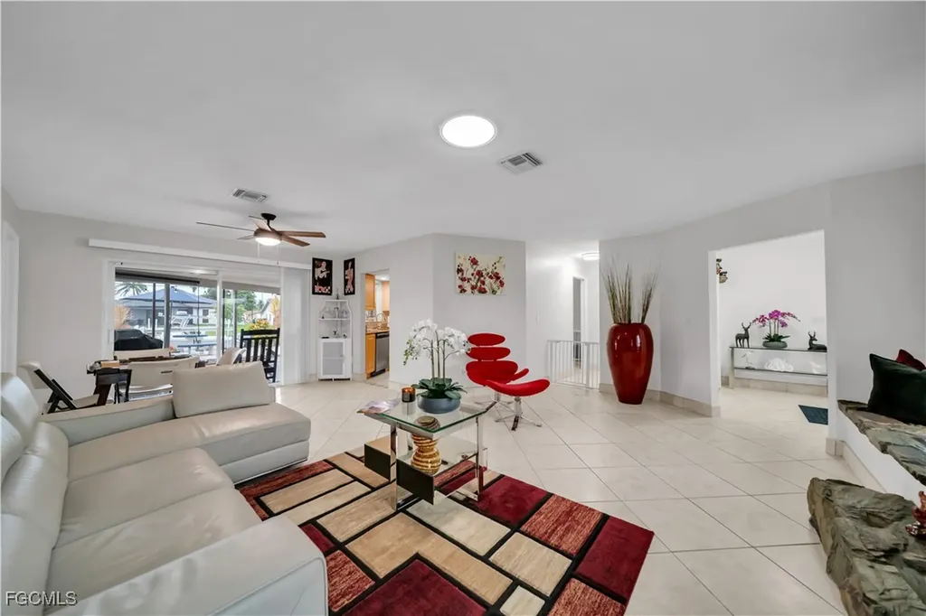 3746 SE 1st Place Cape Coral FL 33904