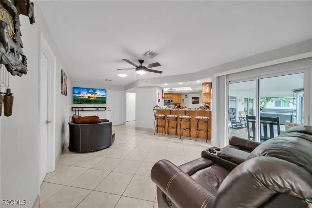 3746 SE 1st Place Cape Coral FL 33904