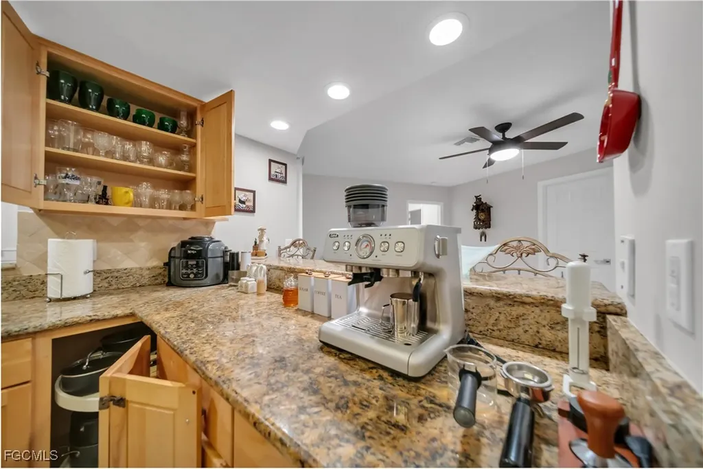 3746 SE 1st Place Cape Coral FL 33904