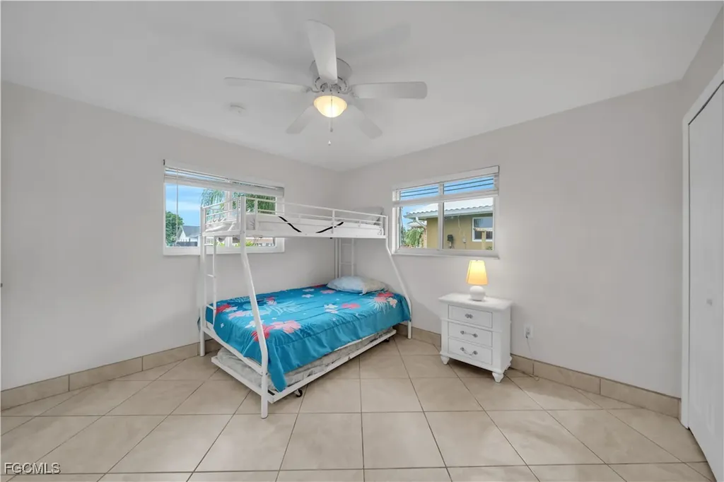 3746 SE 1st Place Cape Coral FL 33904