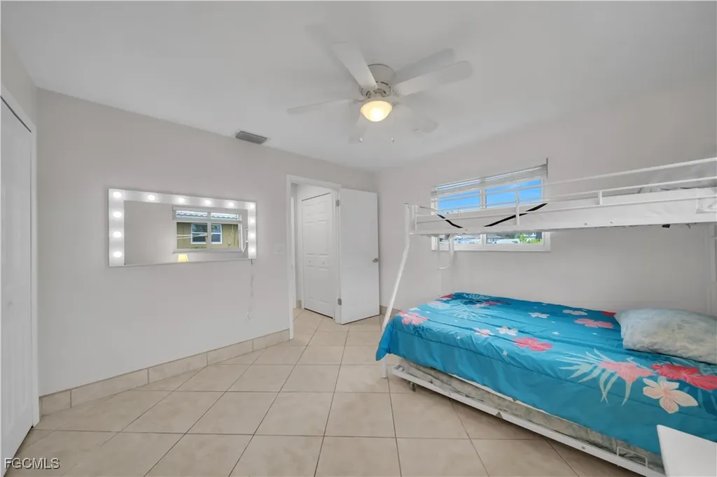 3746 SE 1st Place Cape Coral FL 33904