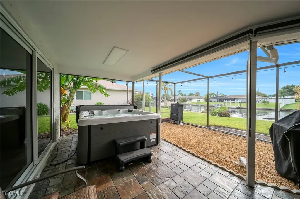 3746 SE 1st Place Cape Coral FL 33904