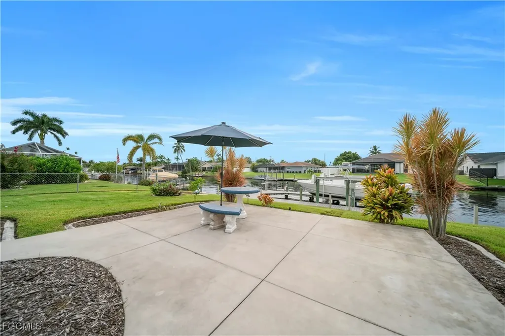 3746 SE 1st Place Cape Coral FL 33904