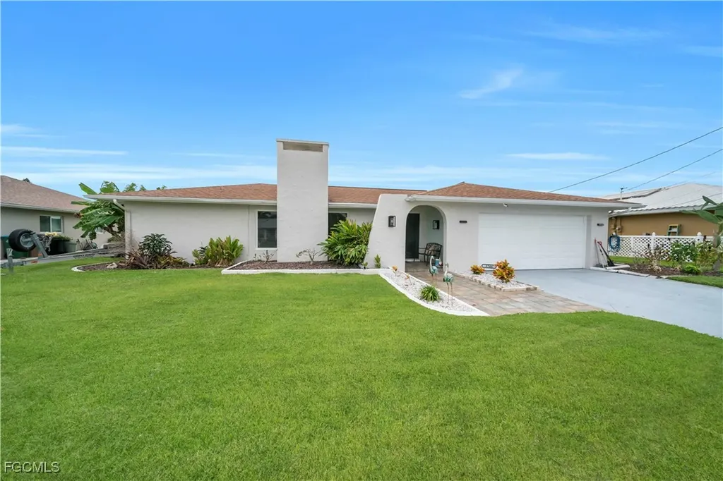 3746 SE 1st Place Cape Coral FL 33904