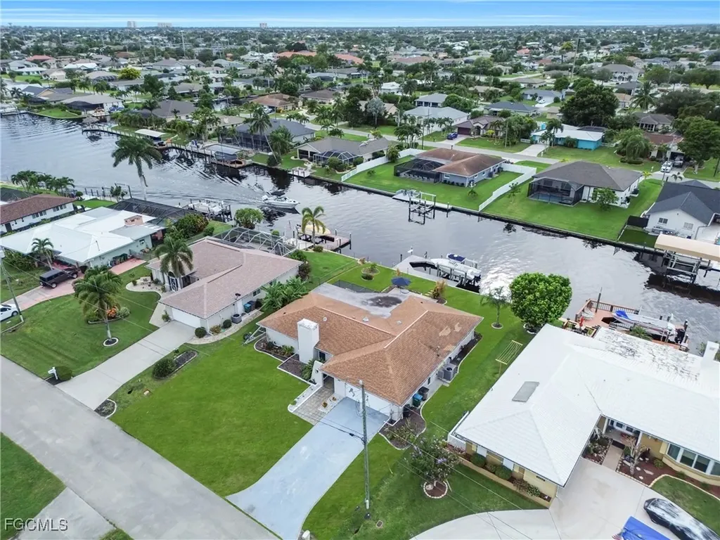3746 SE 1st Place Cape Coral FL 33904