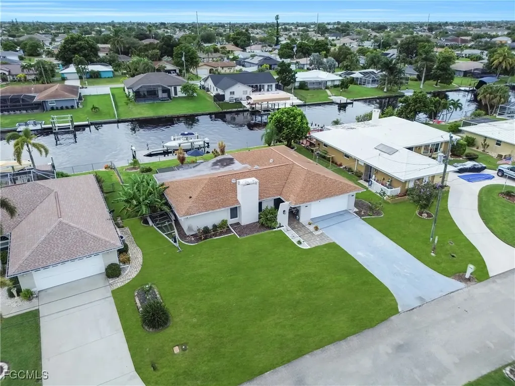 3746 SE 1st Place Cape Coral FL 33904