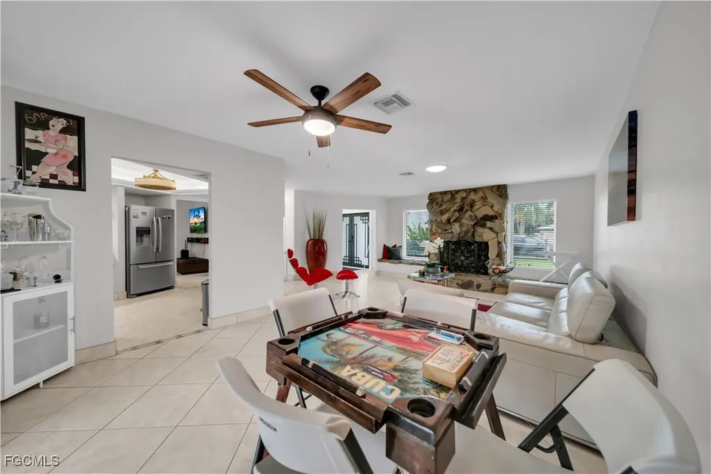 3746 SE 1st Place Cape Coral FL 33904