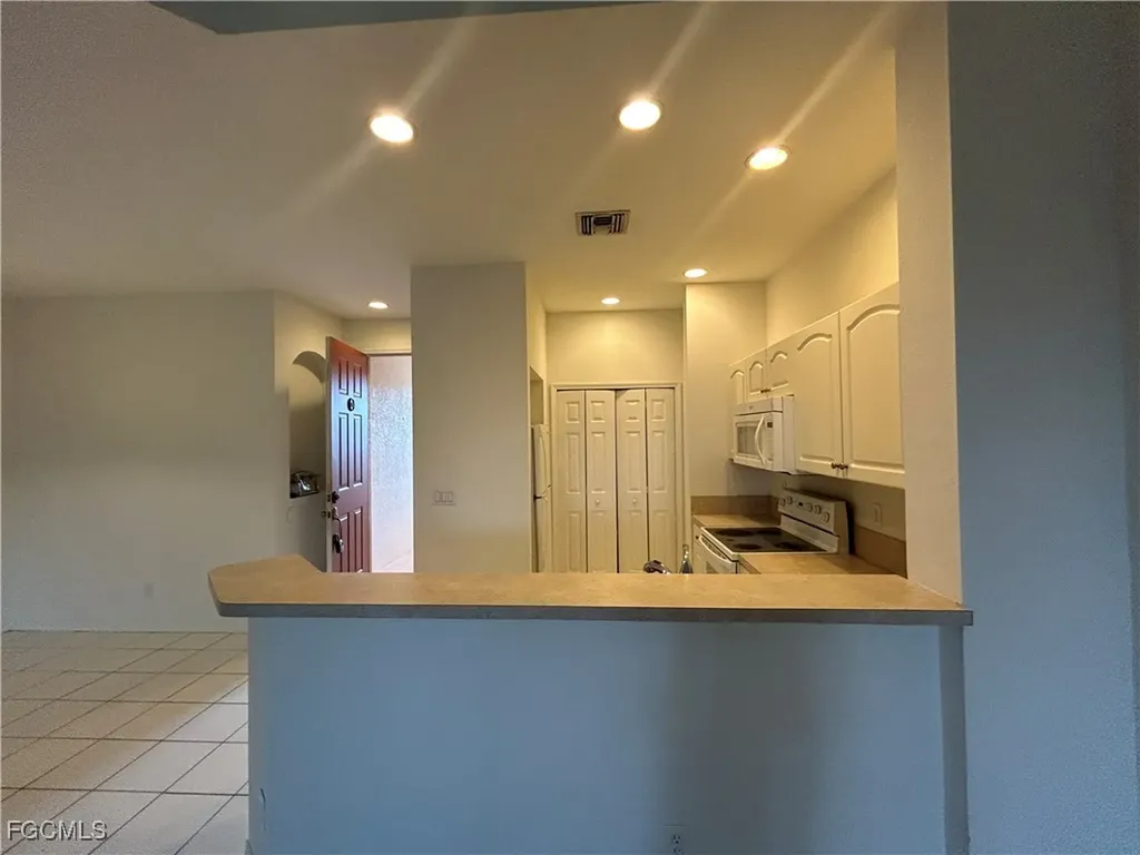 4255 Liron Avenue Fort Myers FL 33916