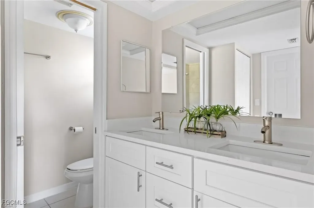 5705 Foxlake Drive North Fort Myers FL 33917