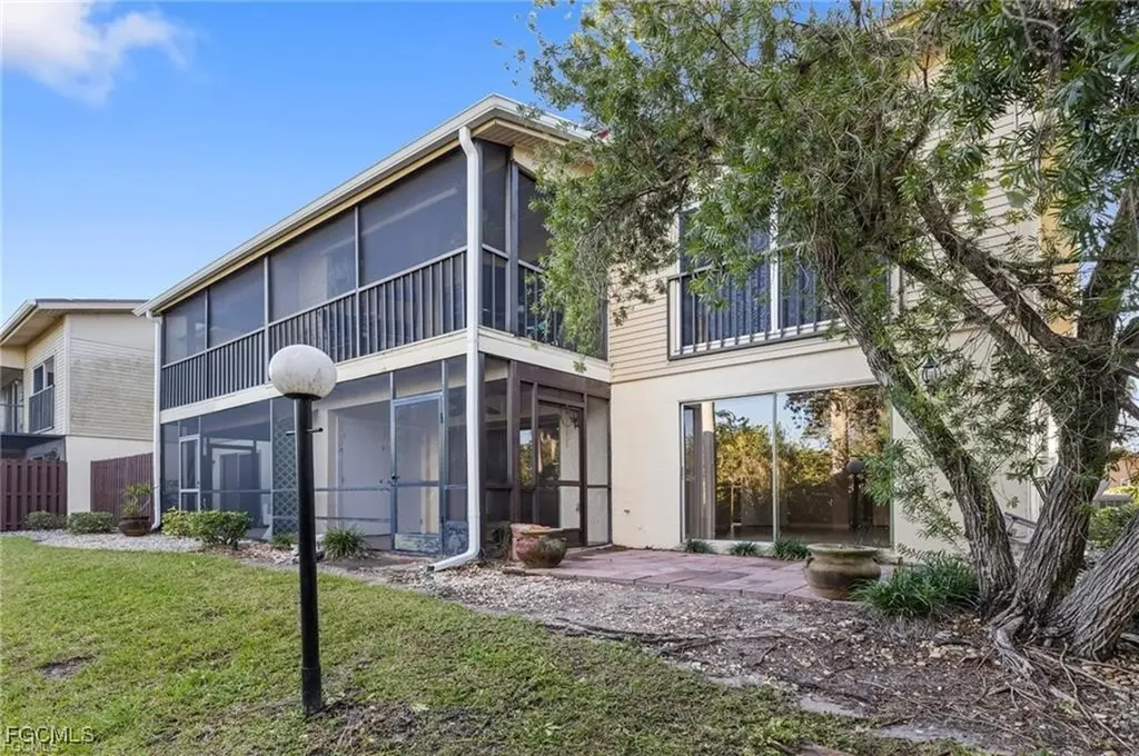 5705 Foxlake Drive North Fort Myers FL 33917