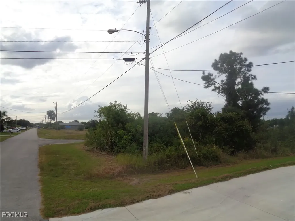 2516 31st Street SW Lehigh Acres FL 33976