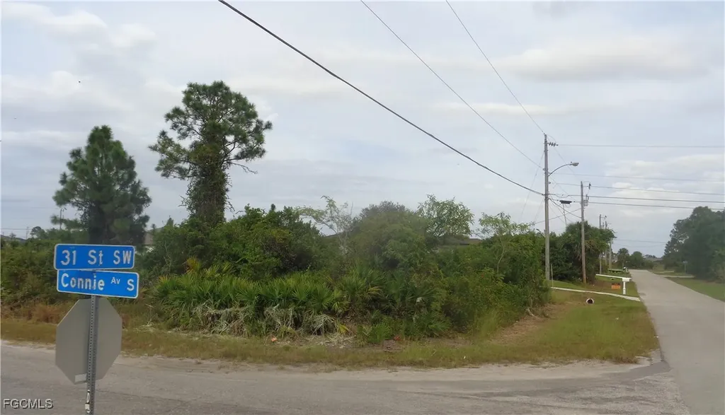 2516 31st Street SW Lehigh Acres FL 33976