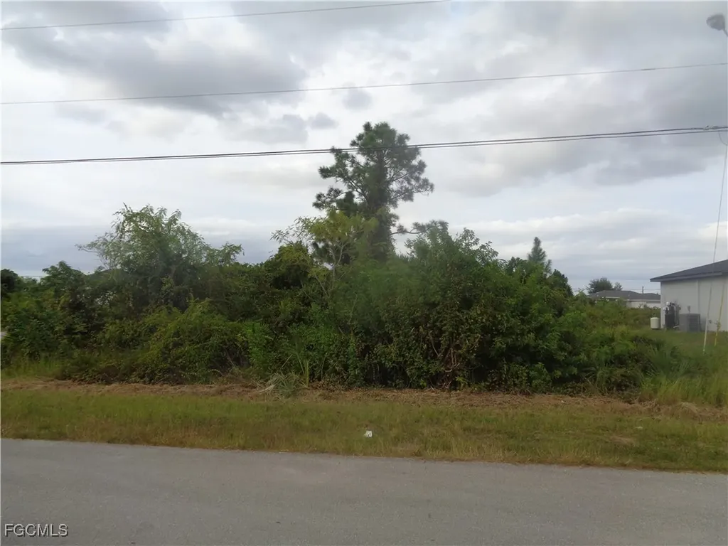 2516 31st Street SW Lehigh Acres FL 33976