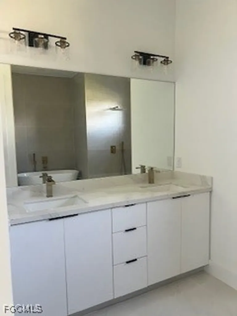 2010 NW 6th Terrace Cape Coral FL 33993