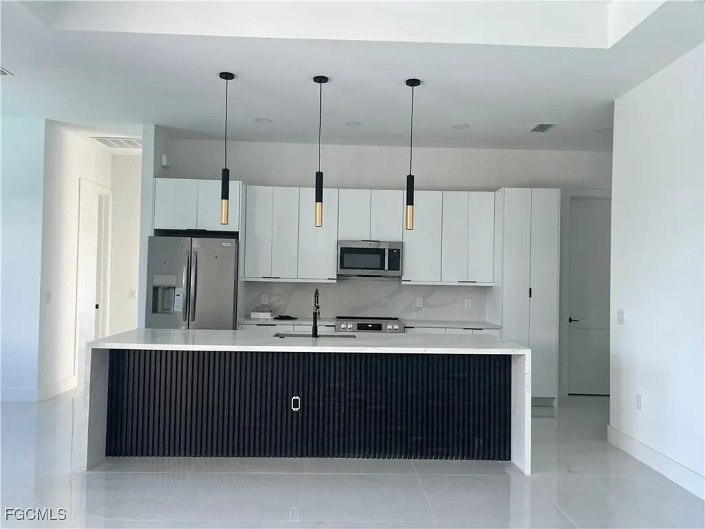 2010 NW 6th Terrace Cape Coral FL 33993