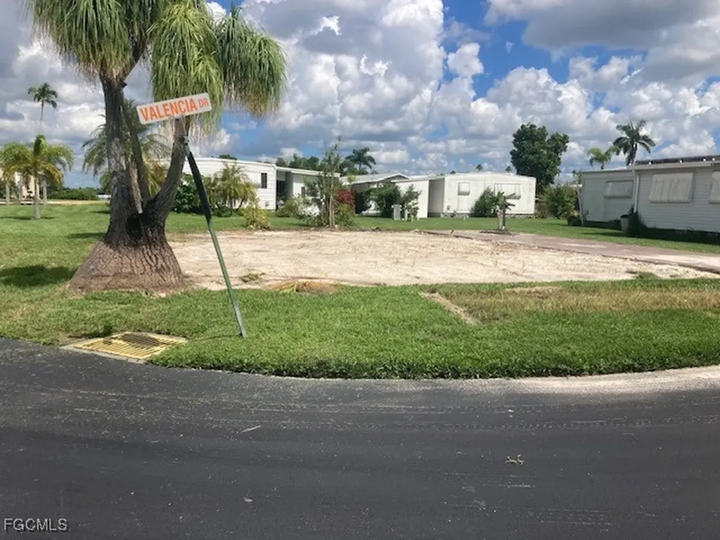 270 Valencia Drive Fort Myers FL 33905