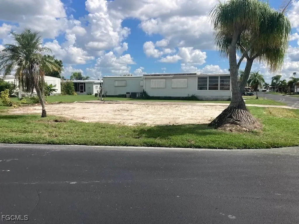 270 Valencia Drive Fort Myers FL 33905