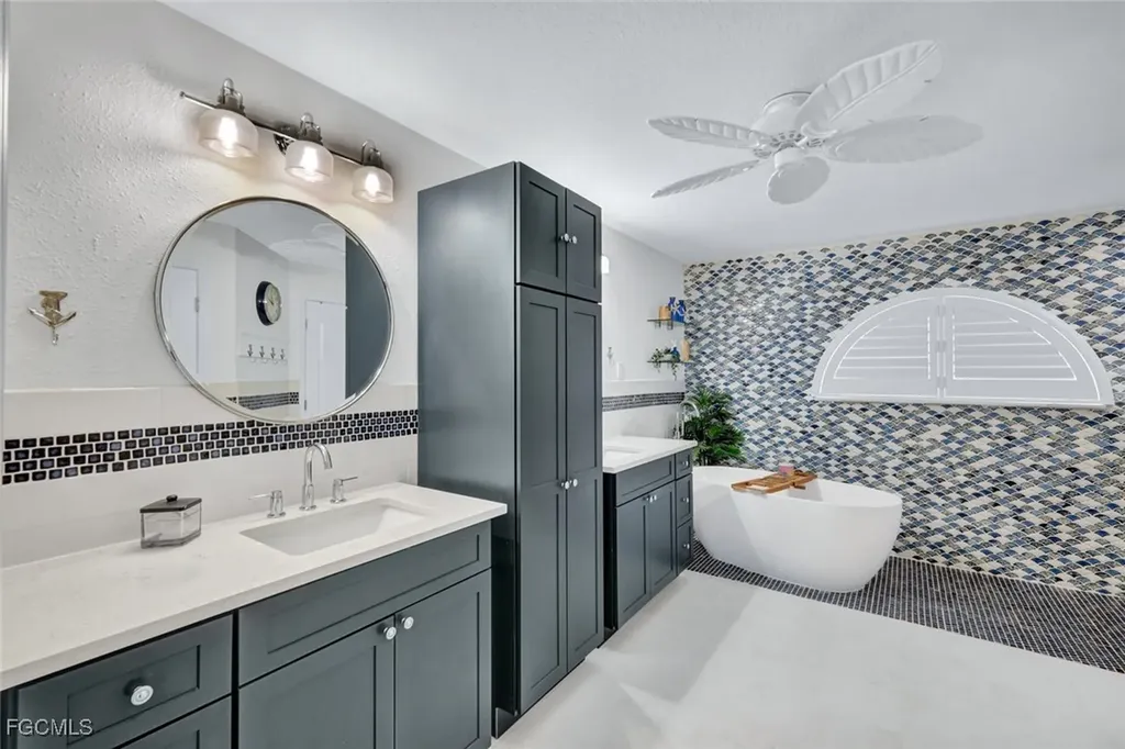 2310 SW 43rd Terrace Cape Coral FL 33914