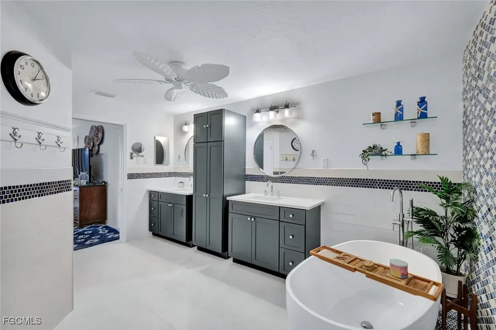 2310 SW 43rd Terrace Cape Coral FL 33914