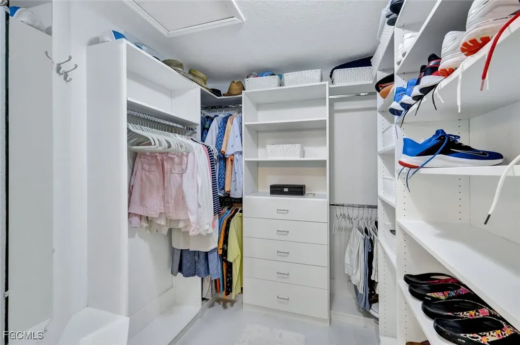 2310 SW 43rd Terrace Cape Coral FL 33914