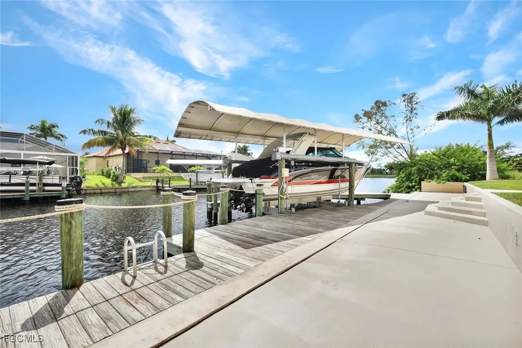 2310 SW 43rd Terrace Cape Coral FL 33914