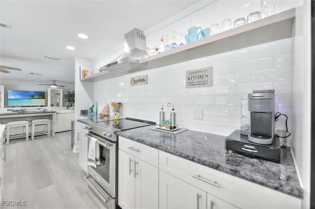 930 Lindgren Boulevard Sanibel FL 33957