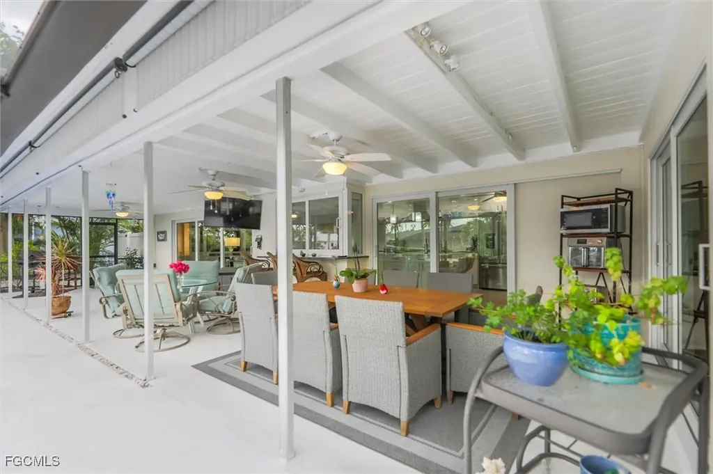 930 Lindgren Boulevard Sanibel FL 33957