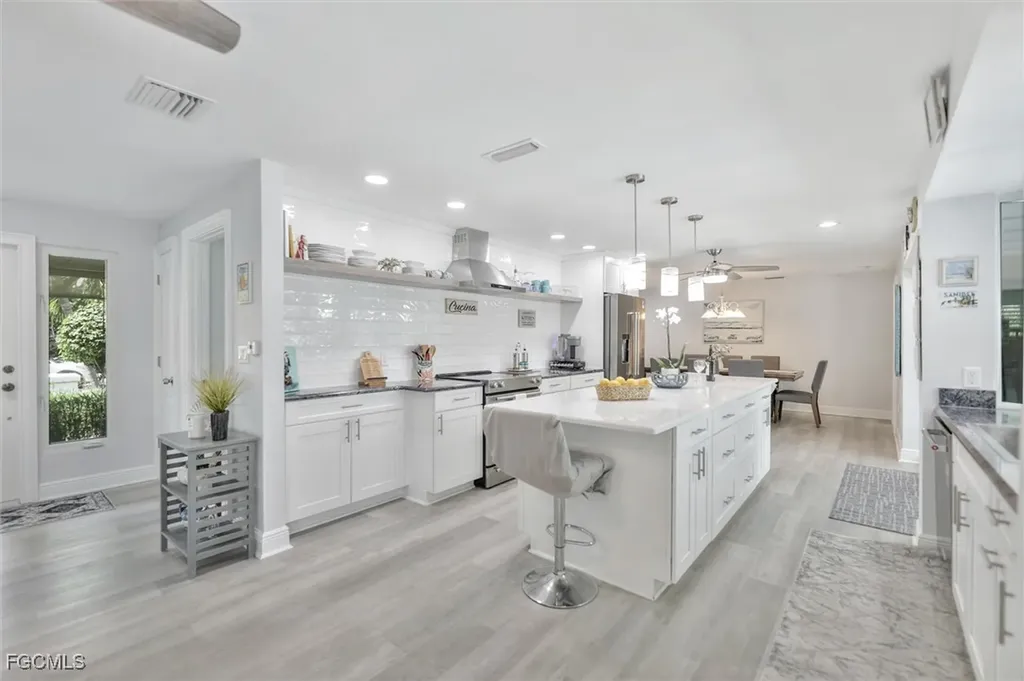 930 Lindgren Boulevard Sanibel FL 33957