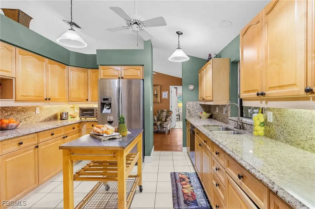 8549 S Lake Circle Fort Myers FL 33908