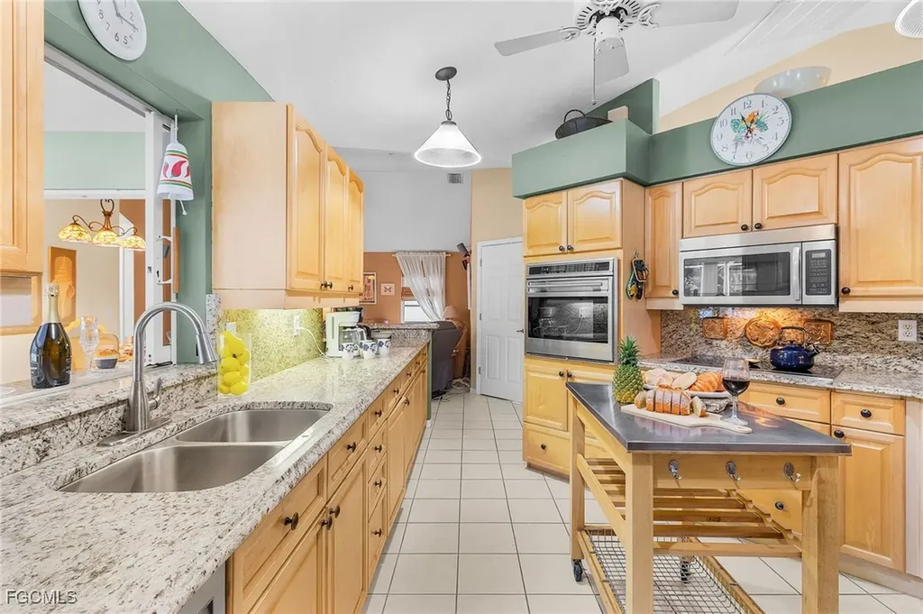 8549 S Lake Circle Fort Myers FL 33908