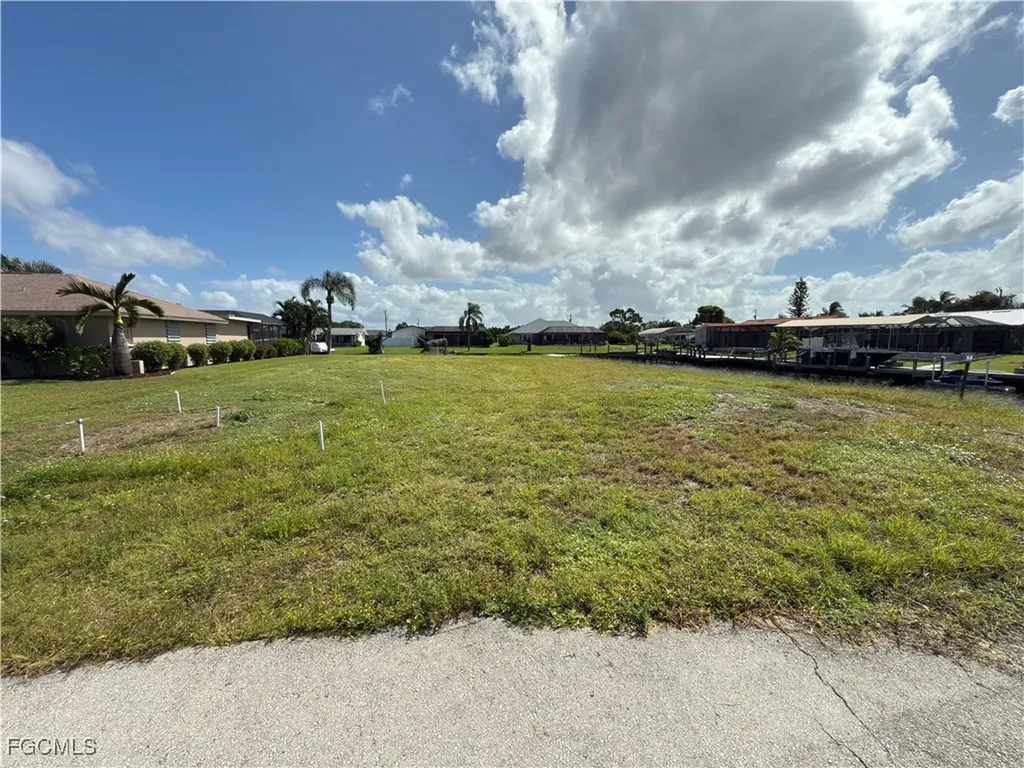 1521 SE 20th Avenue Cape Coral FL 33990