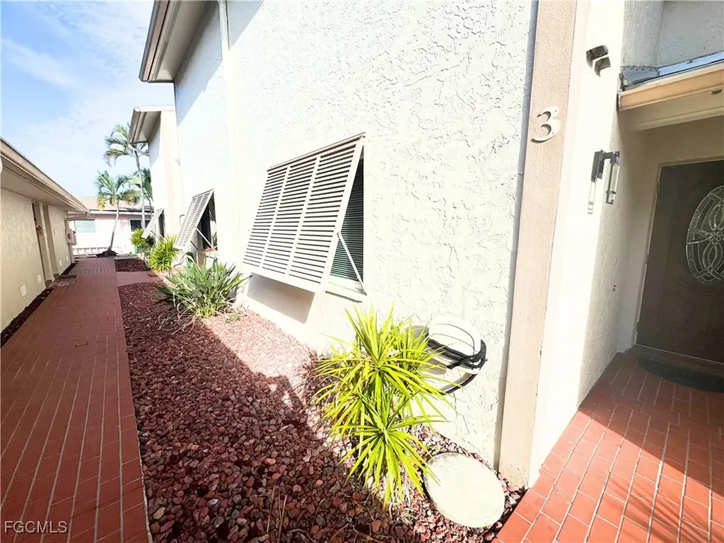 1715 SE 46th Lane Cape Coral FL 33904