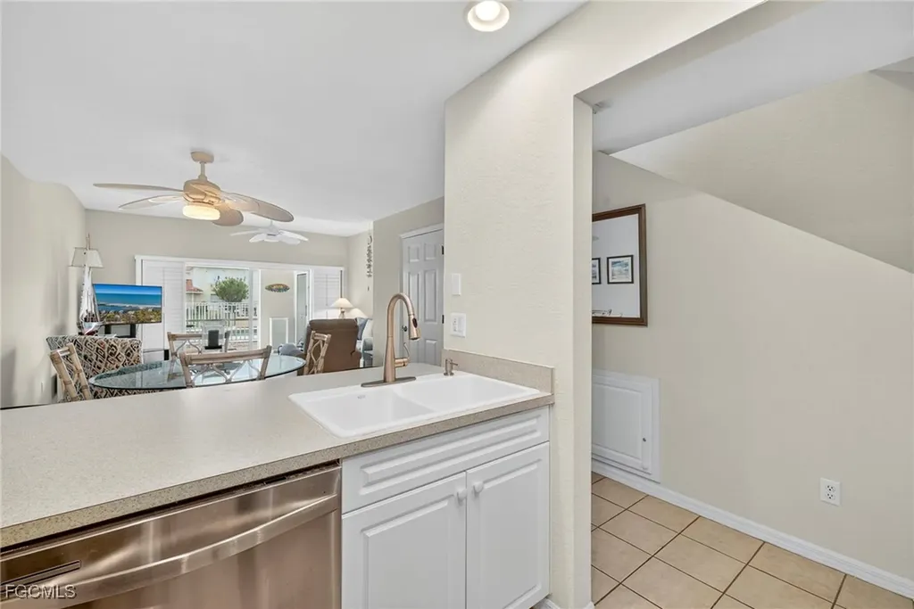 732 Victoria Drive Cape Coral FL 33904