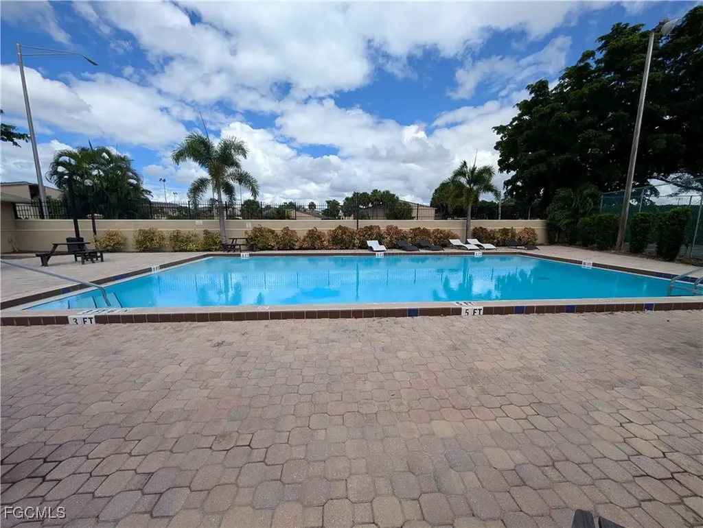 5305 Summerlin Road Fort Myers FL 33919