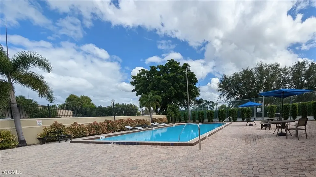 5305 Summerlin Road Fort Myers FL 33919