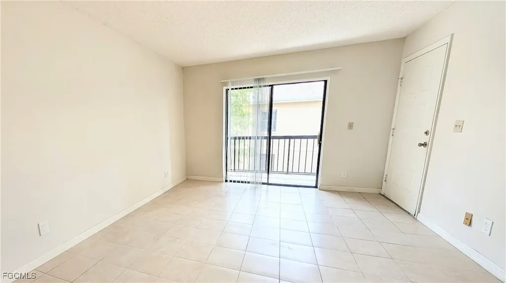 5305 Summerlin Road Fort Myers FL 33919
