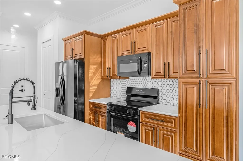 333 Lownde Avenue S Lehigh Acres FL 33974