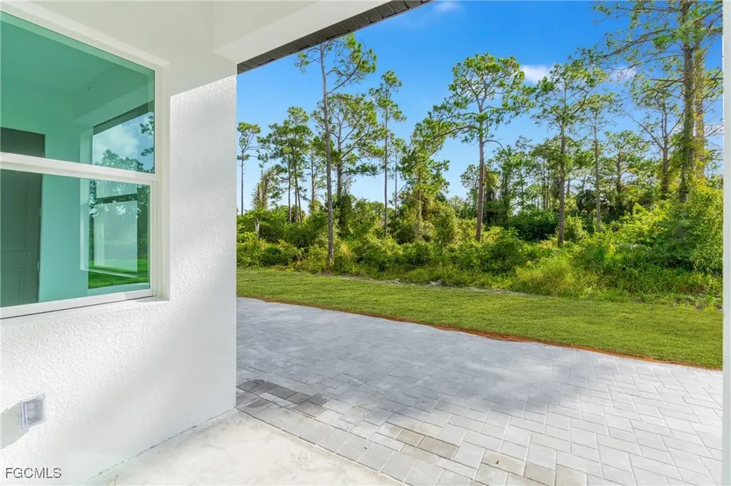 333 Lownde Avenue S Lehigh Acres FL 33974