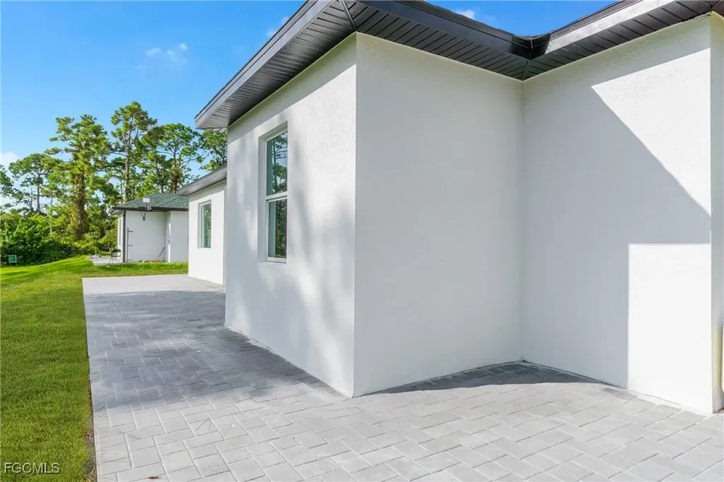 333 Lownde Avenue S Lehigh Acres FL 33974
