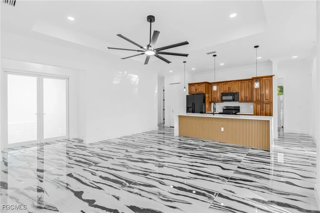 333 Lownde Avenue S Lehigh Acres FL 33974