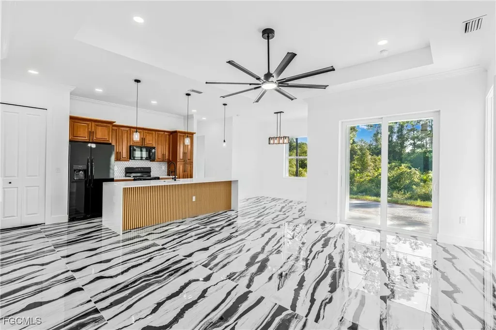 333 Lownde Avenue S Lehigh Acres FL 33974