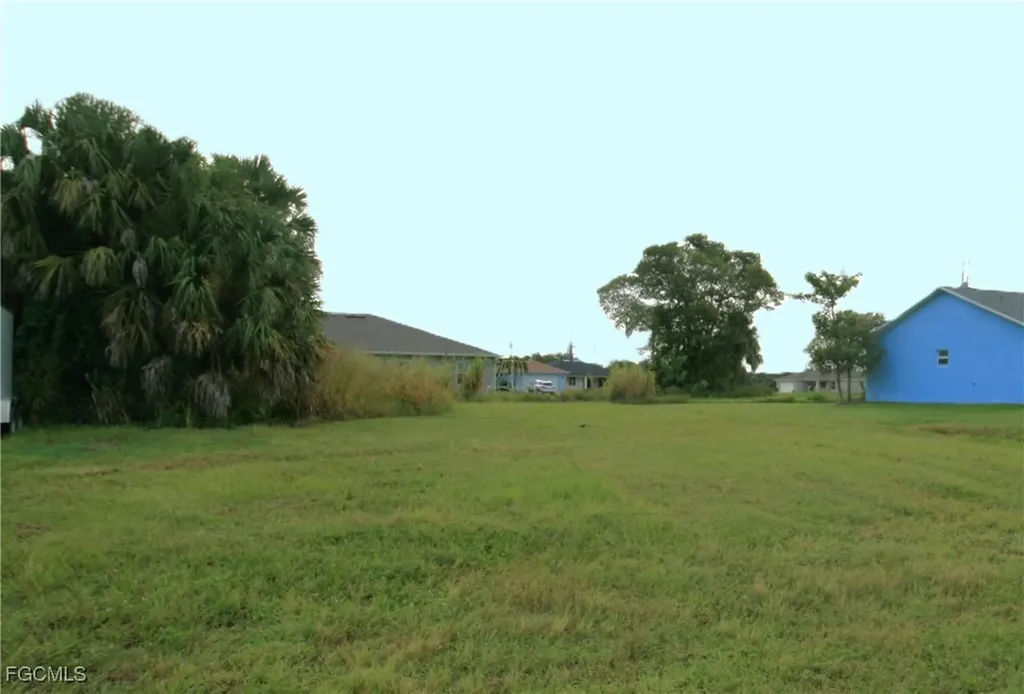 2423 NE 23rd Avenue Cape Coral FL 33909