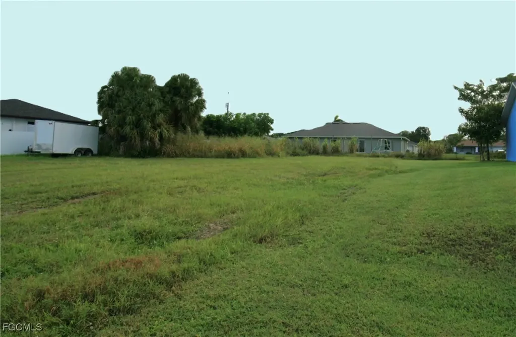 2423 NE 23rd Avenue Cape Coral FL 33909