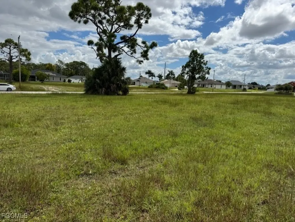2426 NW 18th Place Cape Coral FL 33993
