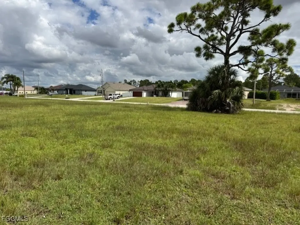 2426 NW 18th Place Cape Coral FL 33993