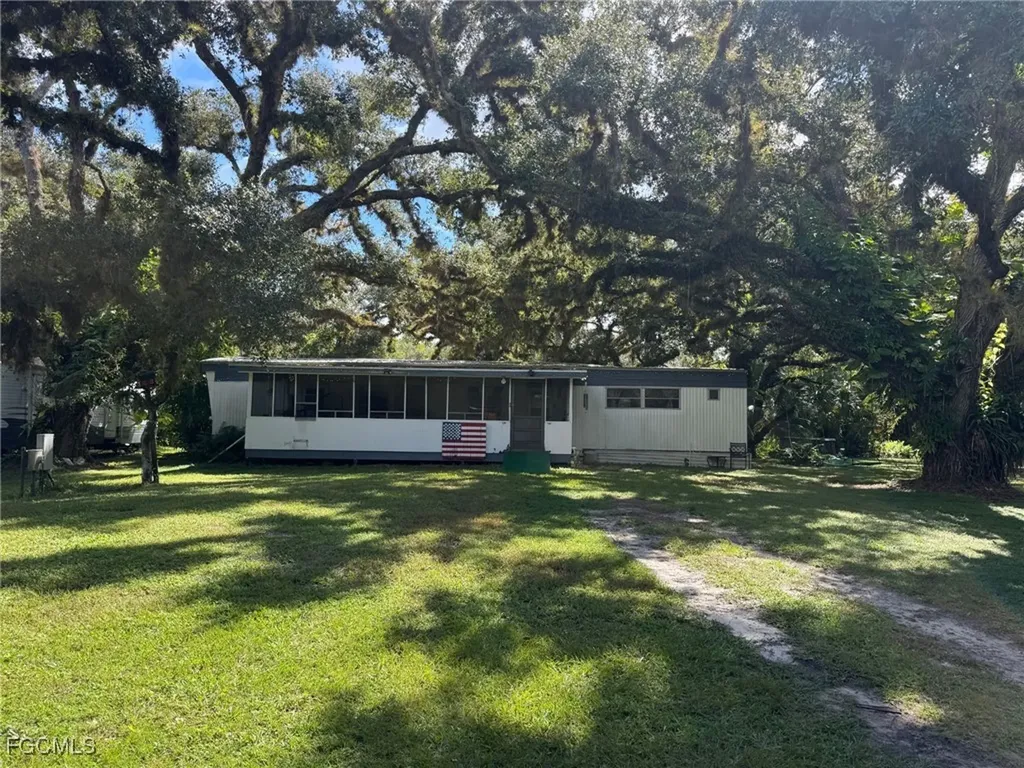 1269 Alex Boulevard Labelle FL 33935