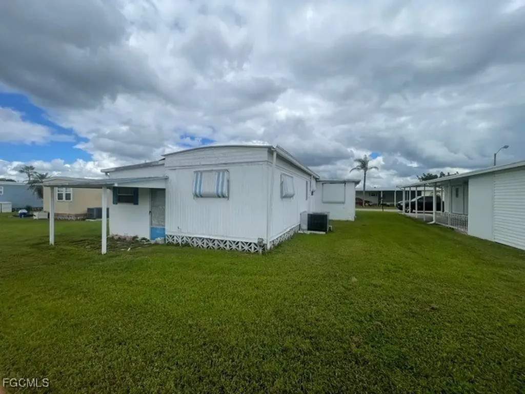 75 Hacienda Boulevard Fort Myers FL 33905